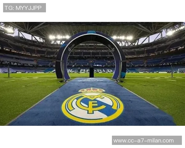 皇马伯纳乌看台巨型TIFO展现伟大精神迎战巴萨